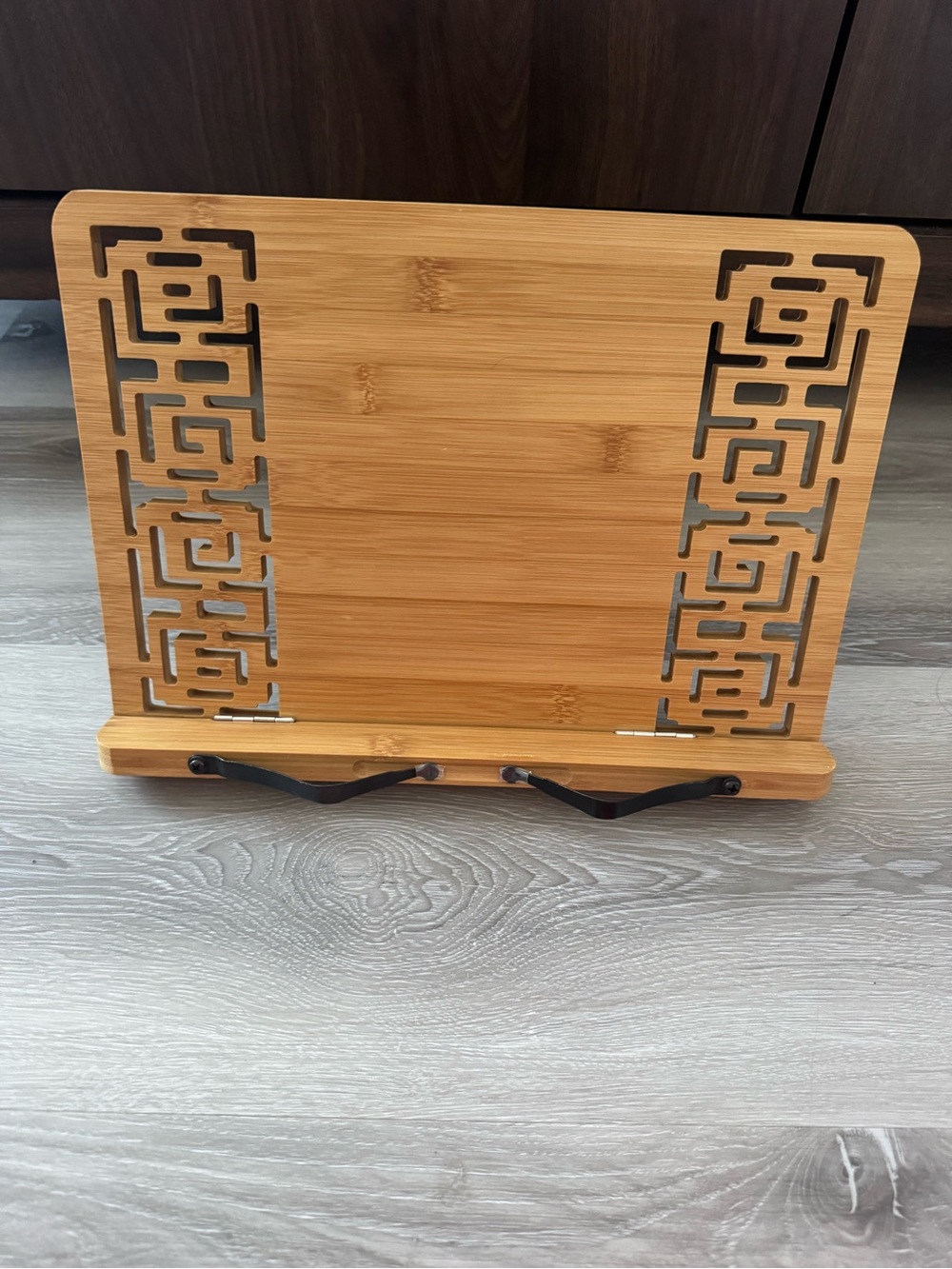 Tomyeus Bamboo Adjustable Cookbook Stand - Natural Bamboo